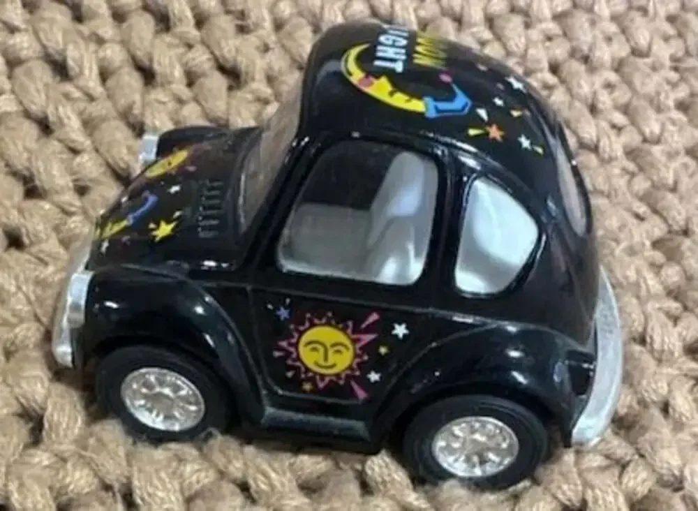 KinSmart Volkswagen VW Beetle Toy Car Black Moon Light Sun Stars Pull Back